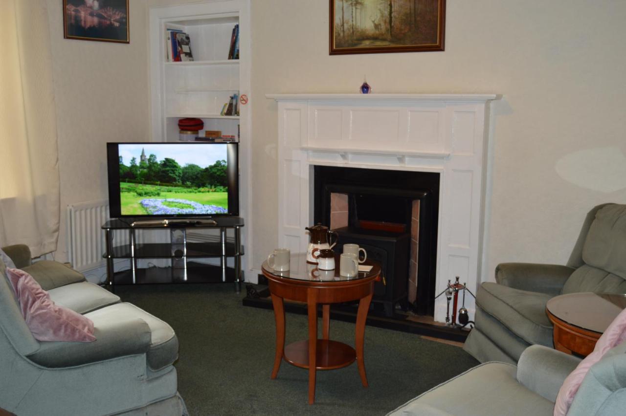 Carnegie Holiday Cottage ดันเฟิร์มลิน ภายนอก รูปภาพ
